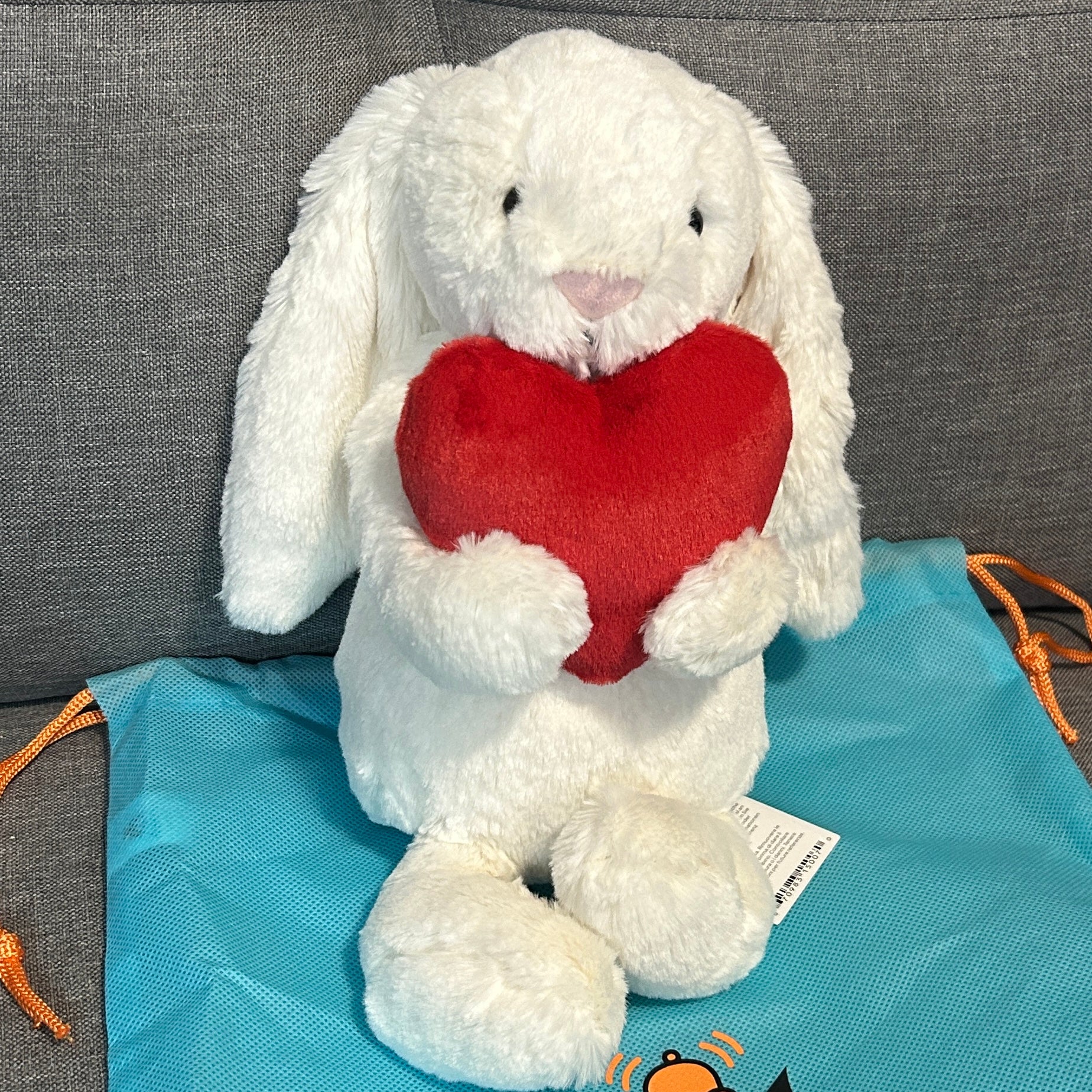 Jellycat Bashful Red Love Heart Bunny - Medium – MK Toys