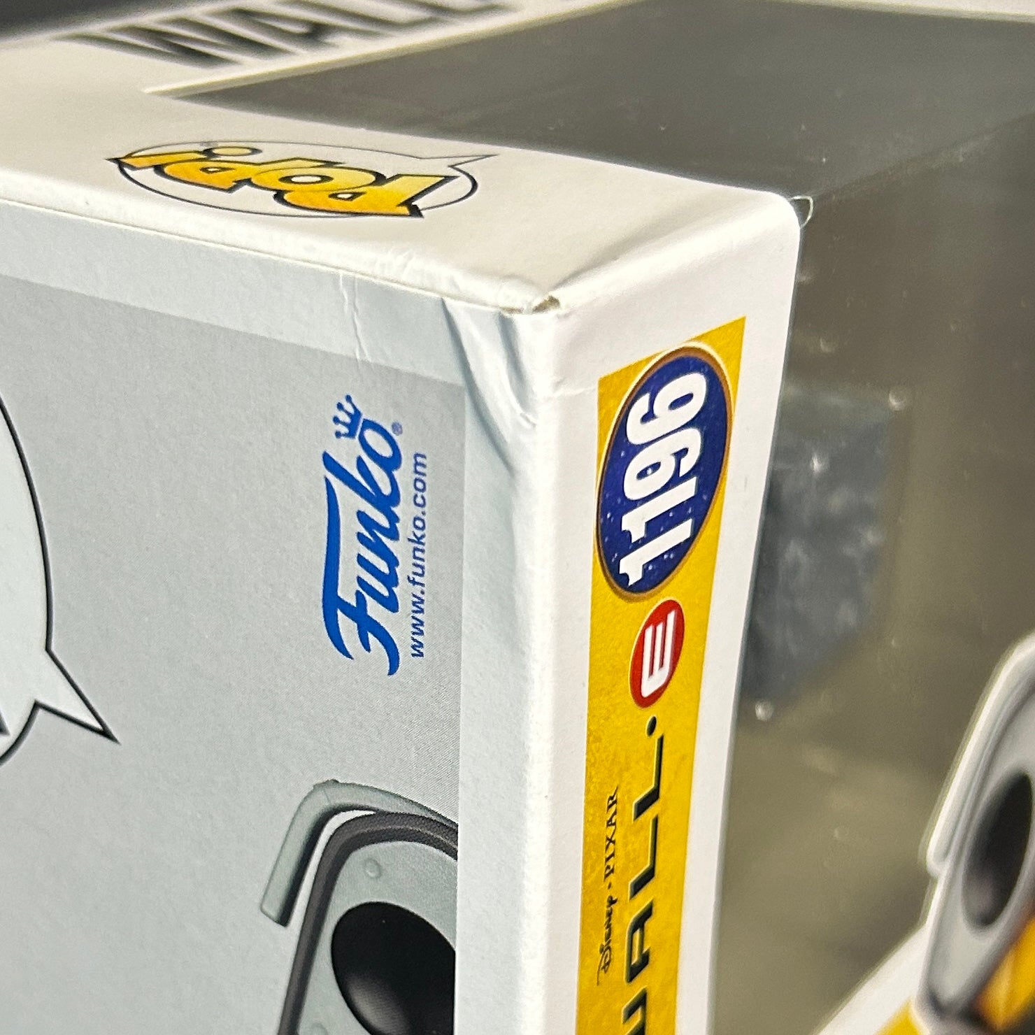 Funko Pop! Disney: Wall-E #1196 - 2022 Wondrous Convention Exclusive (Box Ding - See Photos)