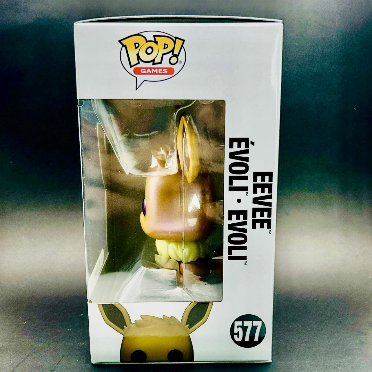 Funko Pop! Games: Pokémon - Eevee #577 Pearlescent (Pokémon Center Exclusive)