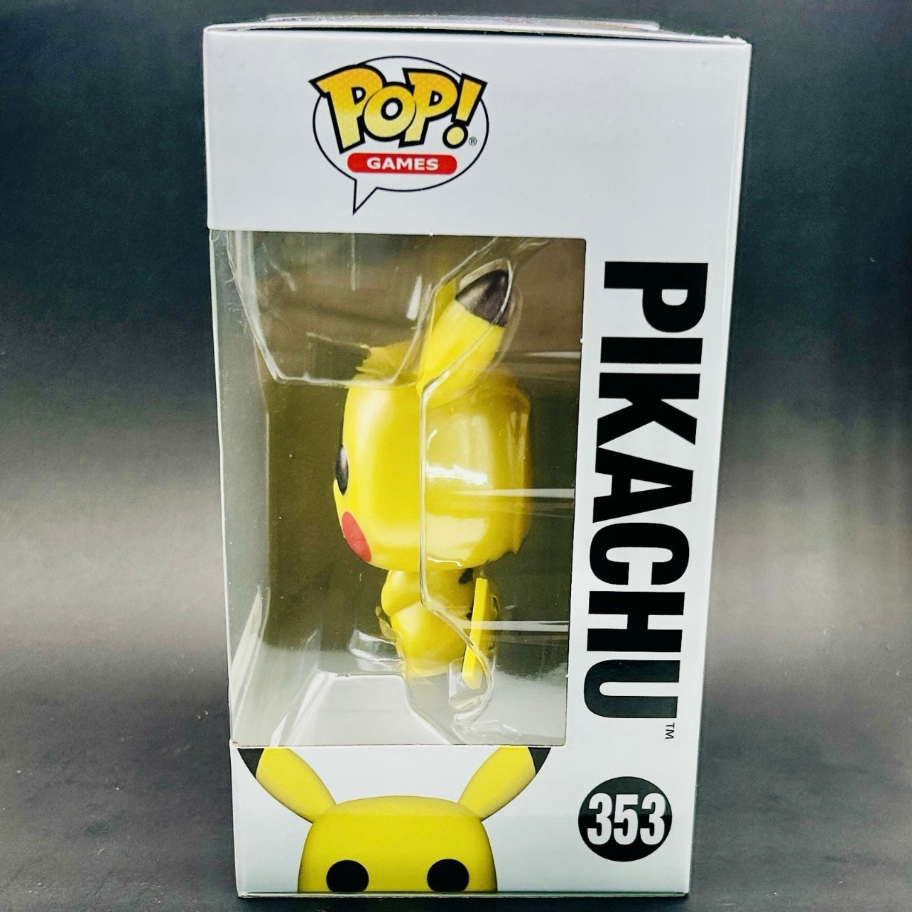 Funko Pop! Pokémon - Pikachu #353 Pearlescent (Pokémon Center Exclusive)