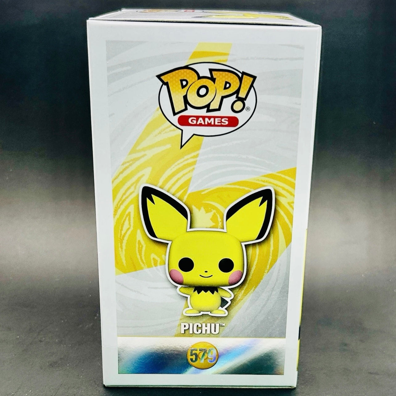 Funko Pop! Games: Pokémon - Pichu #579 Pearlescent- Pokémon Center Exclusive