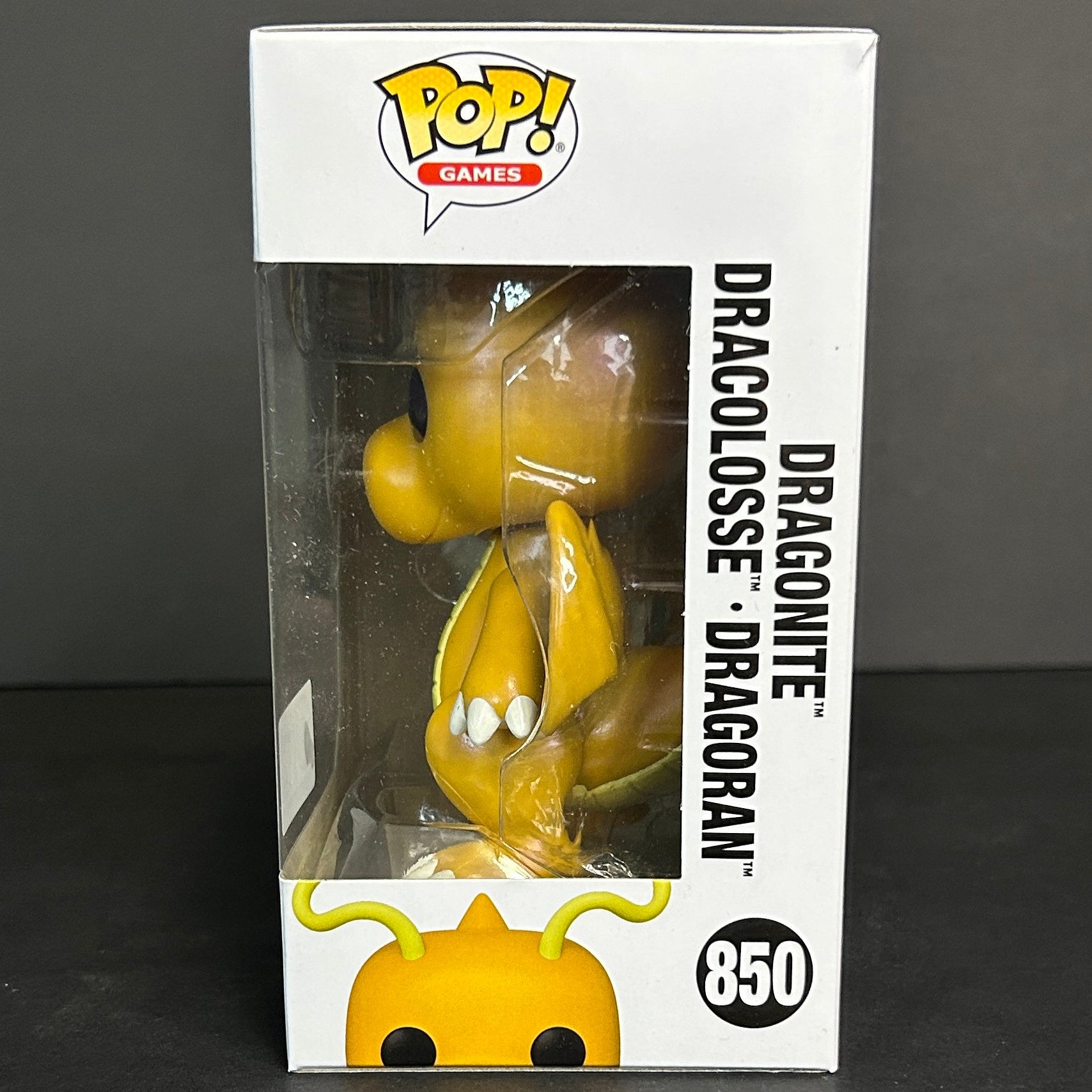 Funko Pop! Games: Pokémon - Dragonite #850 Pearlescent - Pokémon Center Exclusive