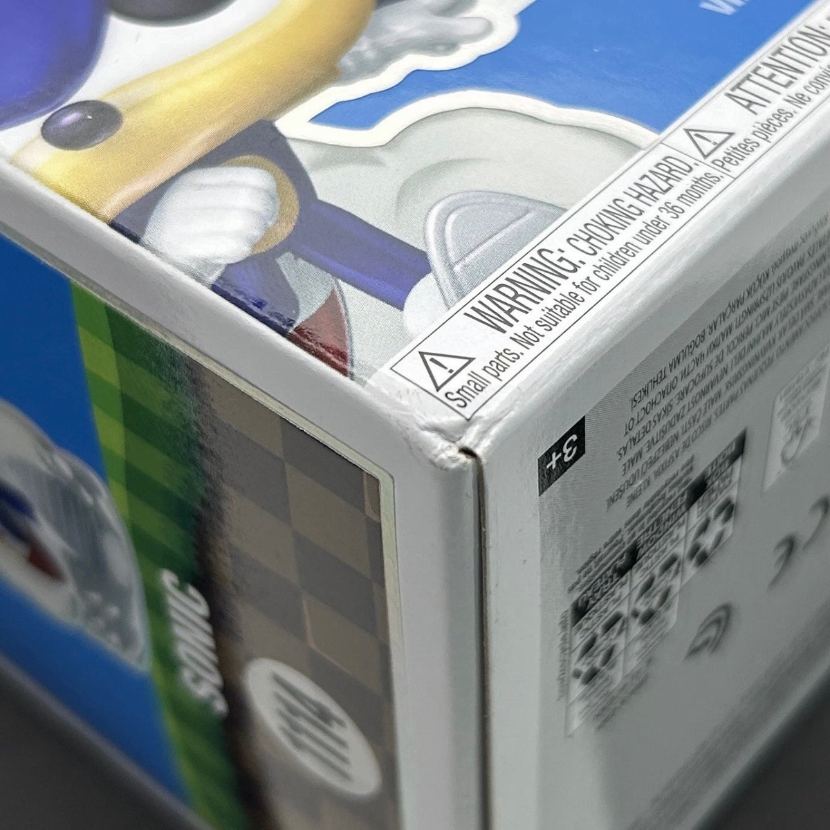 Funko Pop! Plus: Sonic the Hedgehog #1114 Pearlescent (Corner Box Ding)