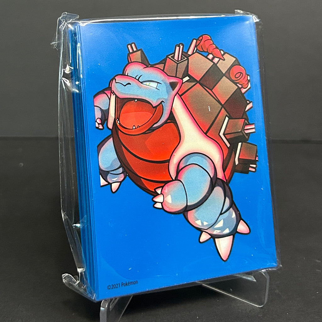 Pokémon TCG Blastoise VMAX Battle Box Sleeves (65 Sleeve Pack)