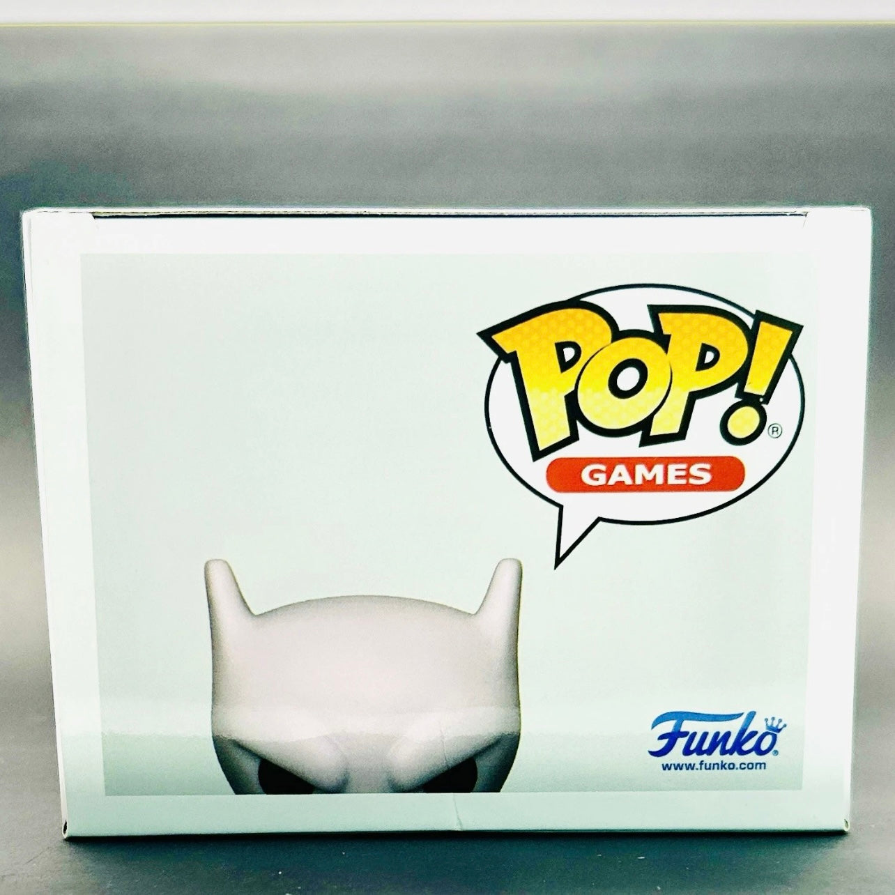 Funko Pop! Mewtwo #581 Pearlescent (Pokémon Center Exclusive)